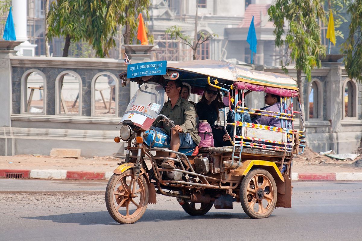 Ein Tuk Tuk ist ein Typiches Fahrzeug in Thailand